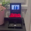 Charger et lire la vidéo dans la visionneuse de la galerie, Alive Memory™ | Coffret Cadeau Vidéo Avec Roses Eternelles